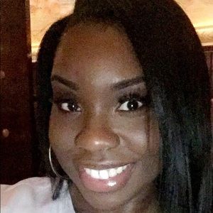 Meet your Posher, Monica